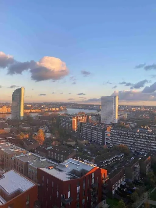 Riverview Amazing 2Bed 2Bath Apt Wparking Sleeps 6 Comfortably Apartment London United Kingdom