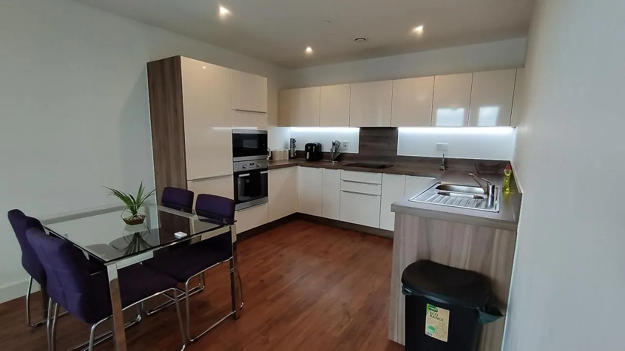 Riverview Amazing 2Bed 2Bath Apt Wparking Sleeps 6 Comfortably Apartment London